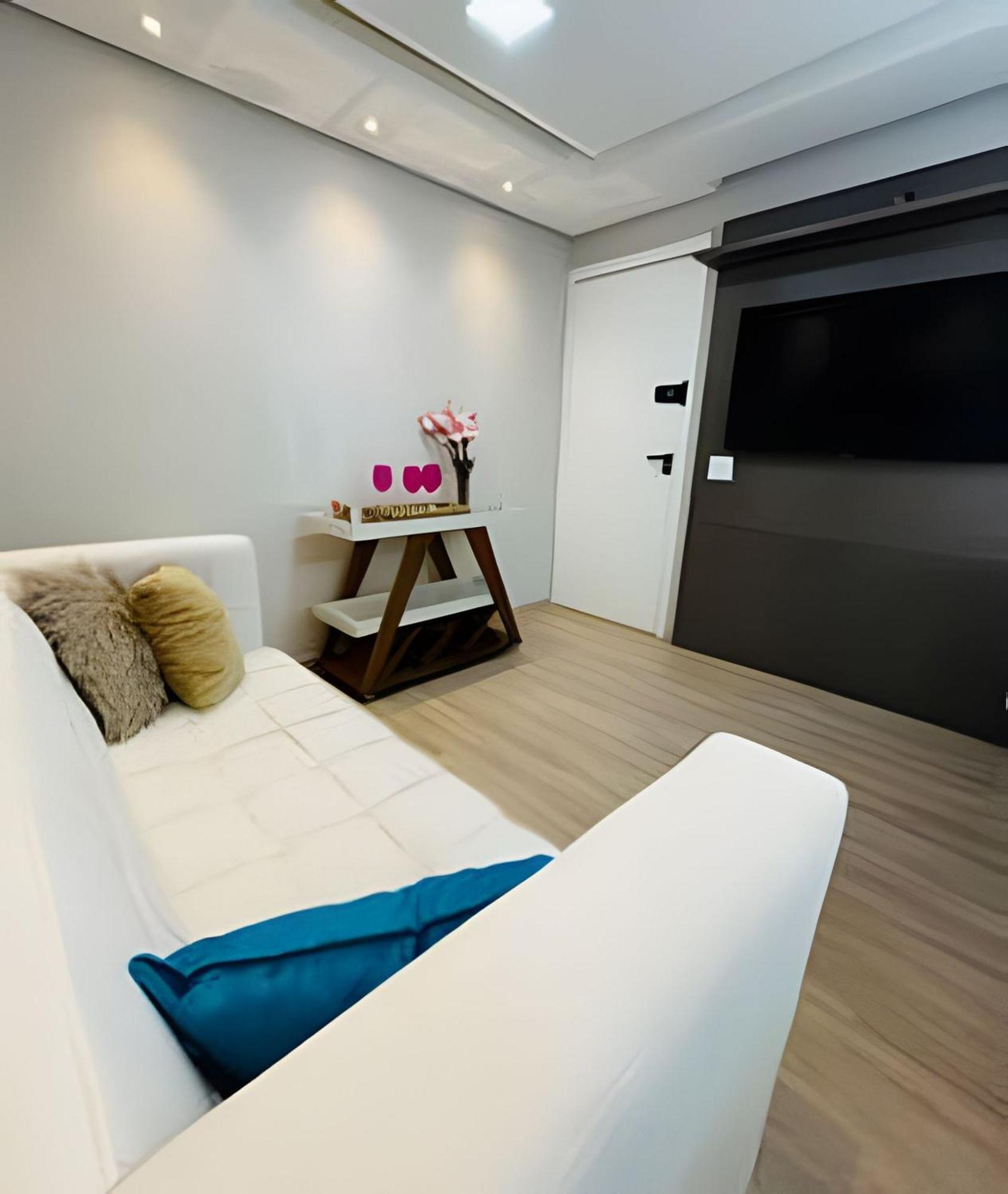 Condominio Mundi Resort เบโลโอรีซอนชี ภายนอก รูปภาพ